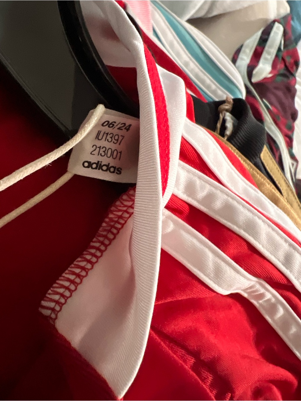 adidas Manchester United Red and White Home Jersey - Picture 11 of 11